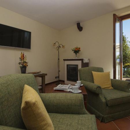 The Cottage On The Lake - Happy Rentals Baveno Exterior photo