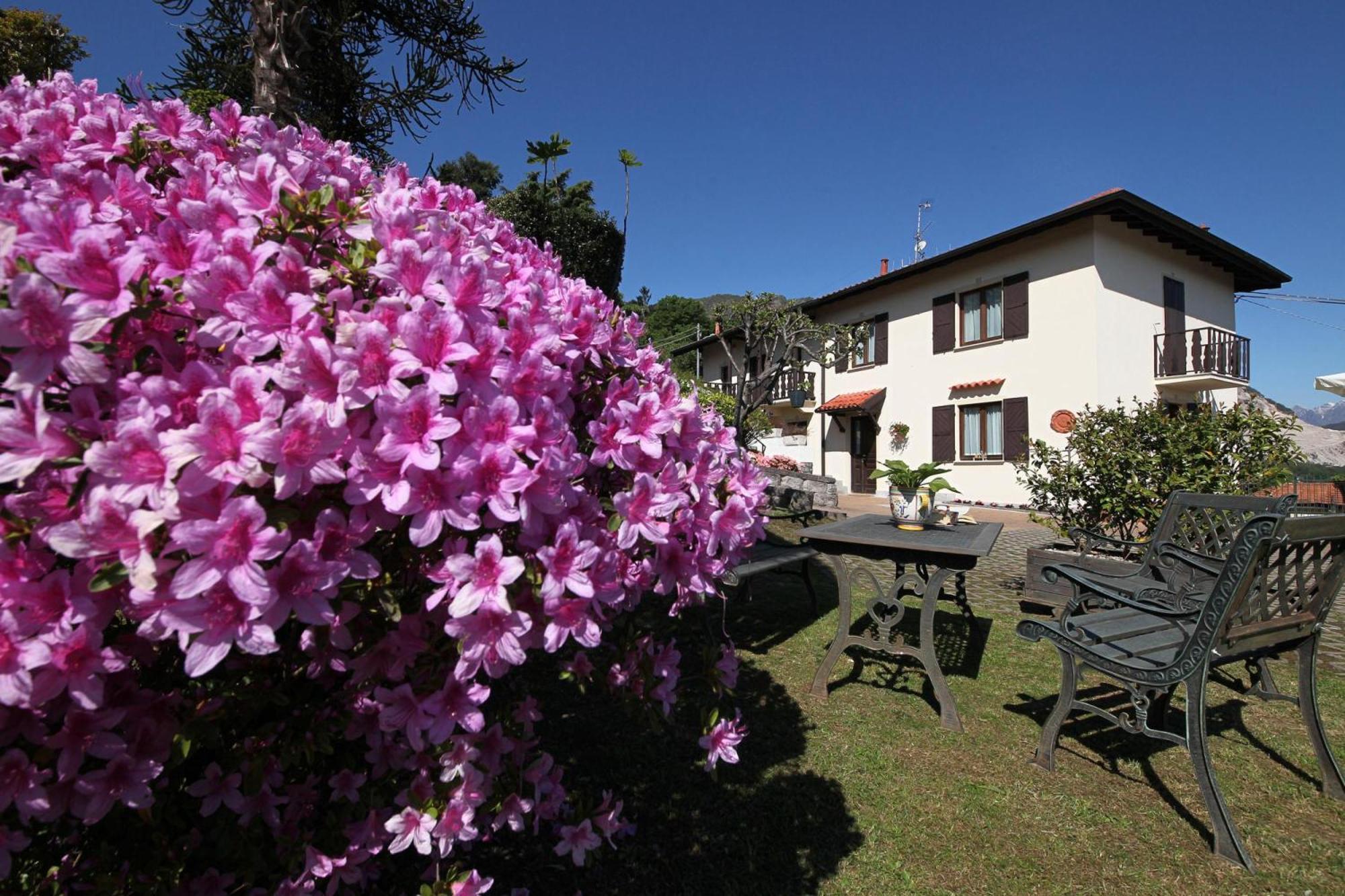 The Cottage On The Lake - Happy Rentals Baveno Exterior photo
